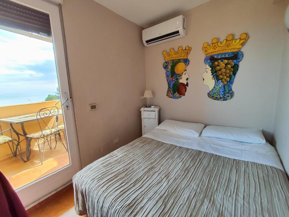 Vila Torre Dei Pirati Letojanni Exteriér fotografie
